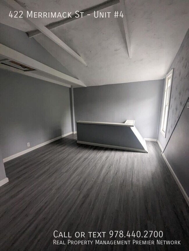 Building Photo - 422 Merrimack St
