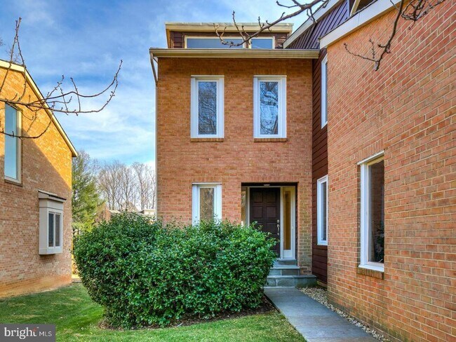 Building Photo - 10723 Gloxinia Dr