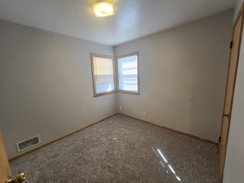 Bedroom 3 - 1473 Cope Ave E