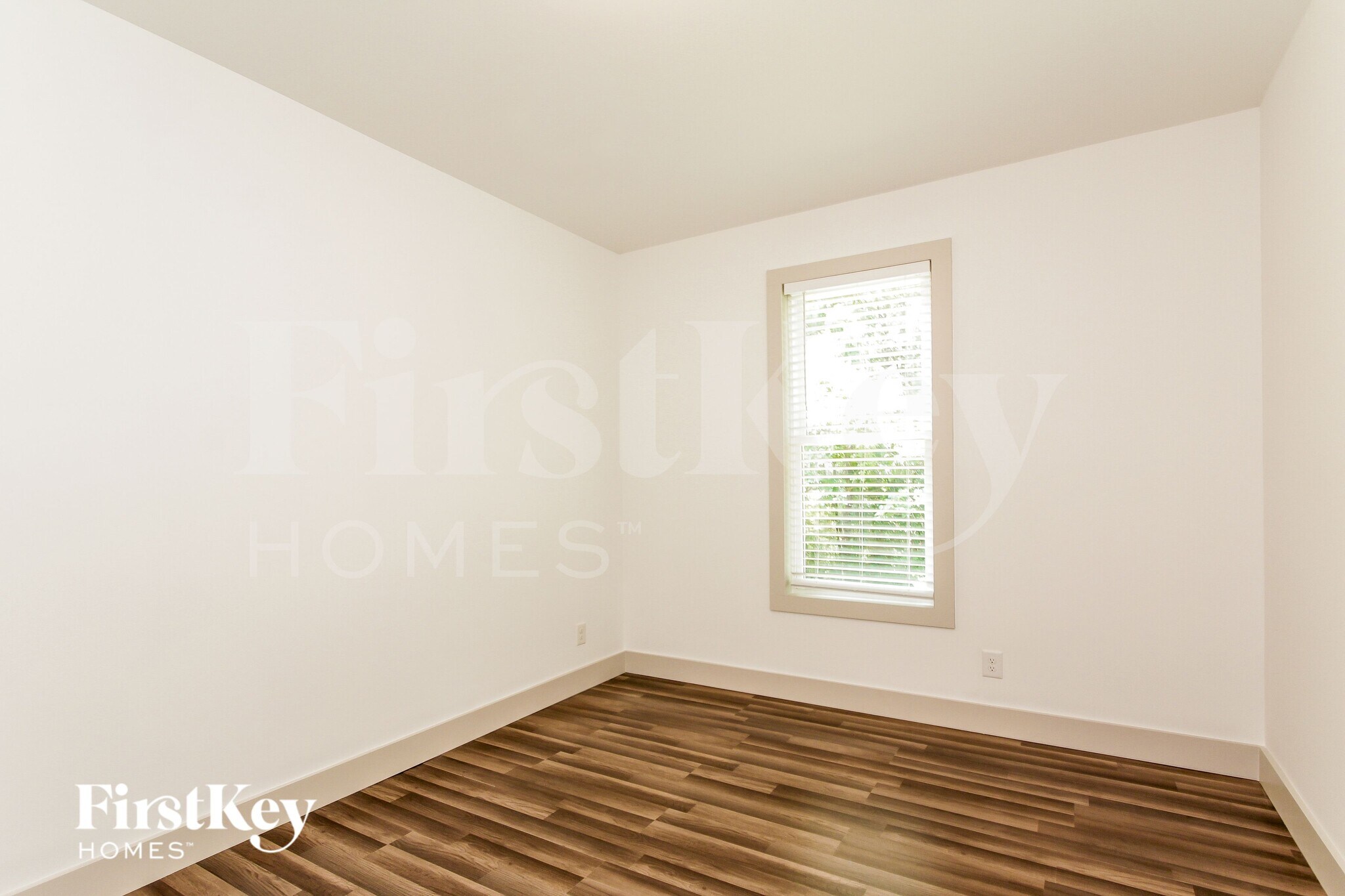 Building Photo - 81 May St