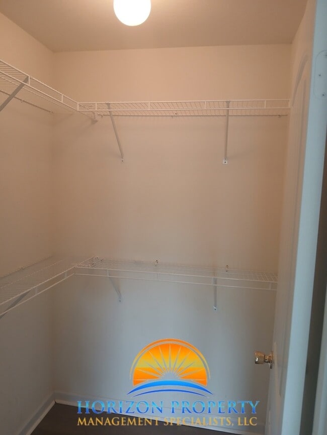 Building Photo - 15355 Tyler Mill Dr