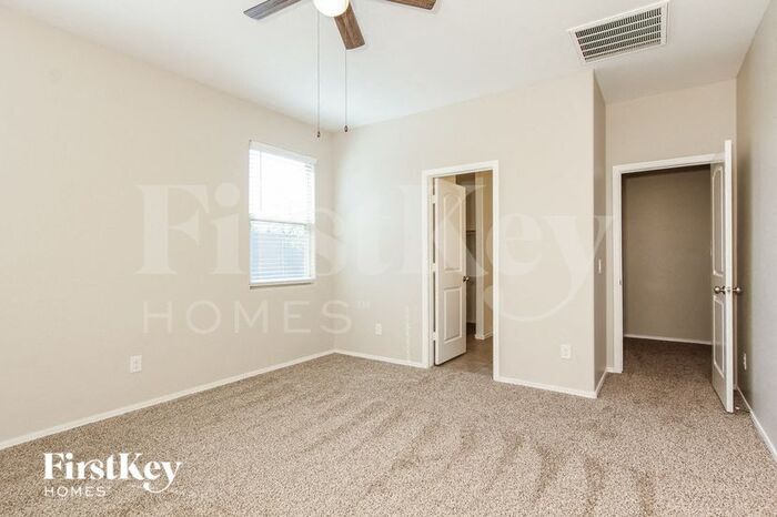 Building Photo - 8492 S 256th Dr