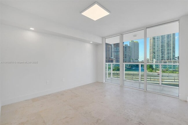 Building Photo - 31 SE 5th St