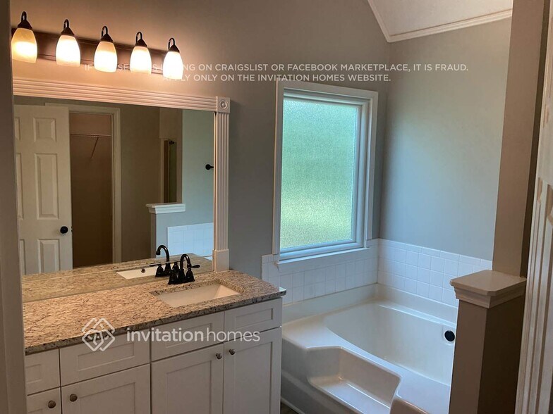 Building Photo - 989 Field View Dr