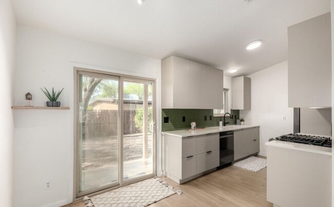 Building Photo - 4781 E Joslyn Heights Pl