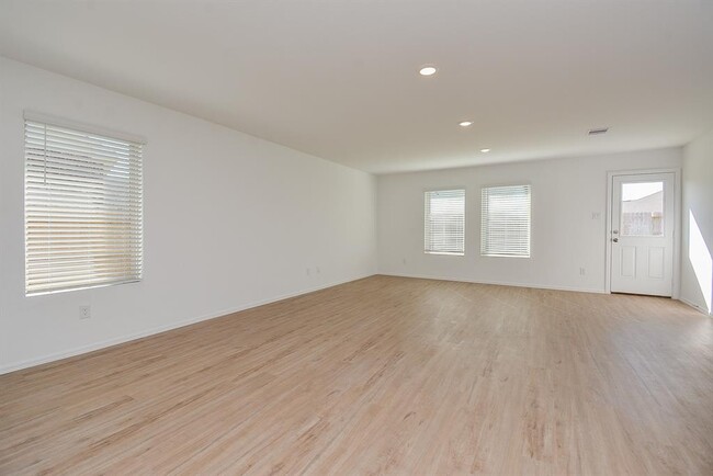 Building Photo - 5226 Sunvalley Bend Dr