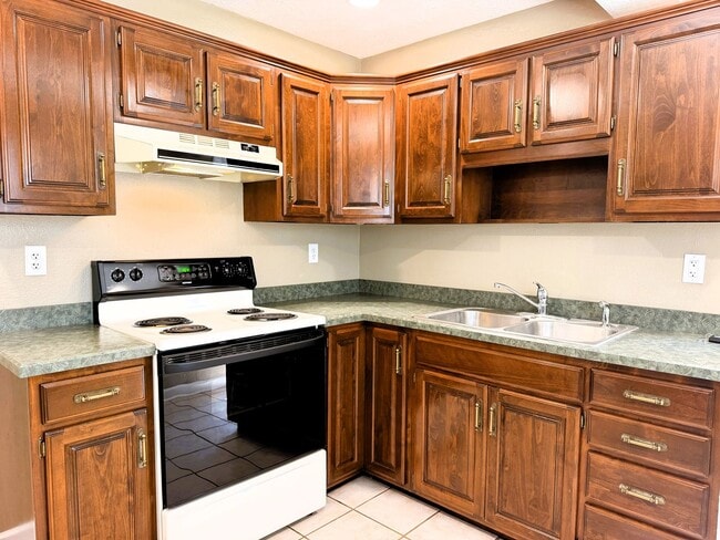 Building Photo - 217 Kewanna Dr