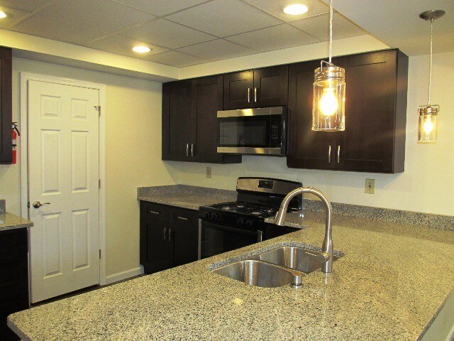 Primary Photo - 3202 Holtry St