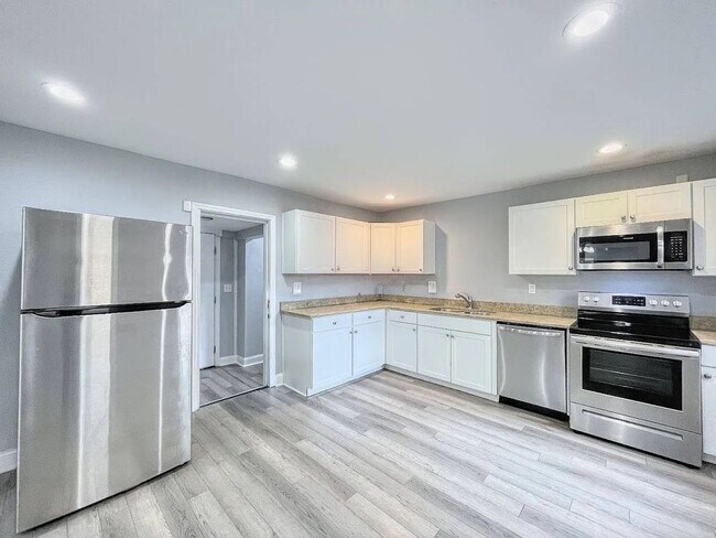 Building Photo - Charming Portsmouth Home with Modern Updates