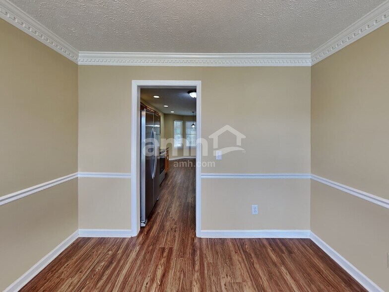 Building Photo - 1617 E Blairmont Dr