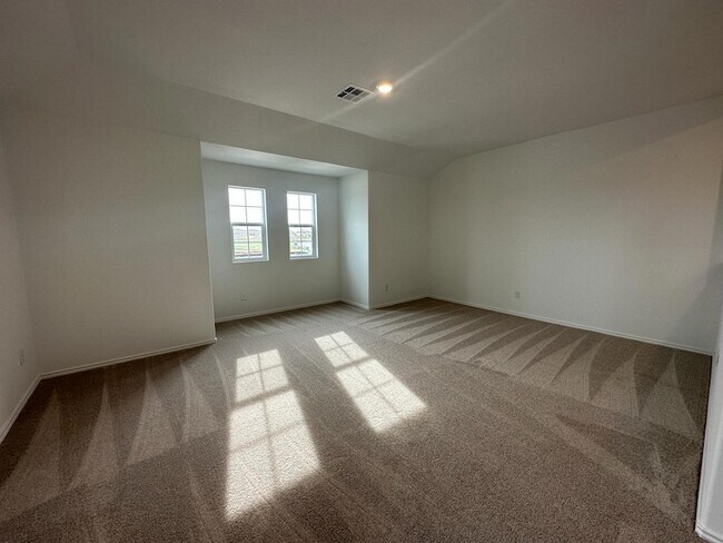 Building Photo - 229 Sonterra Dr