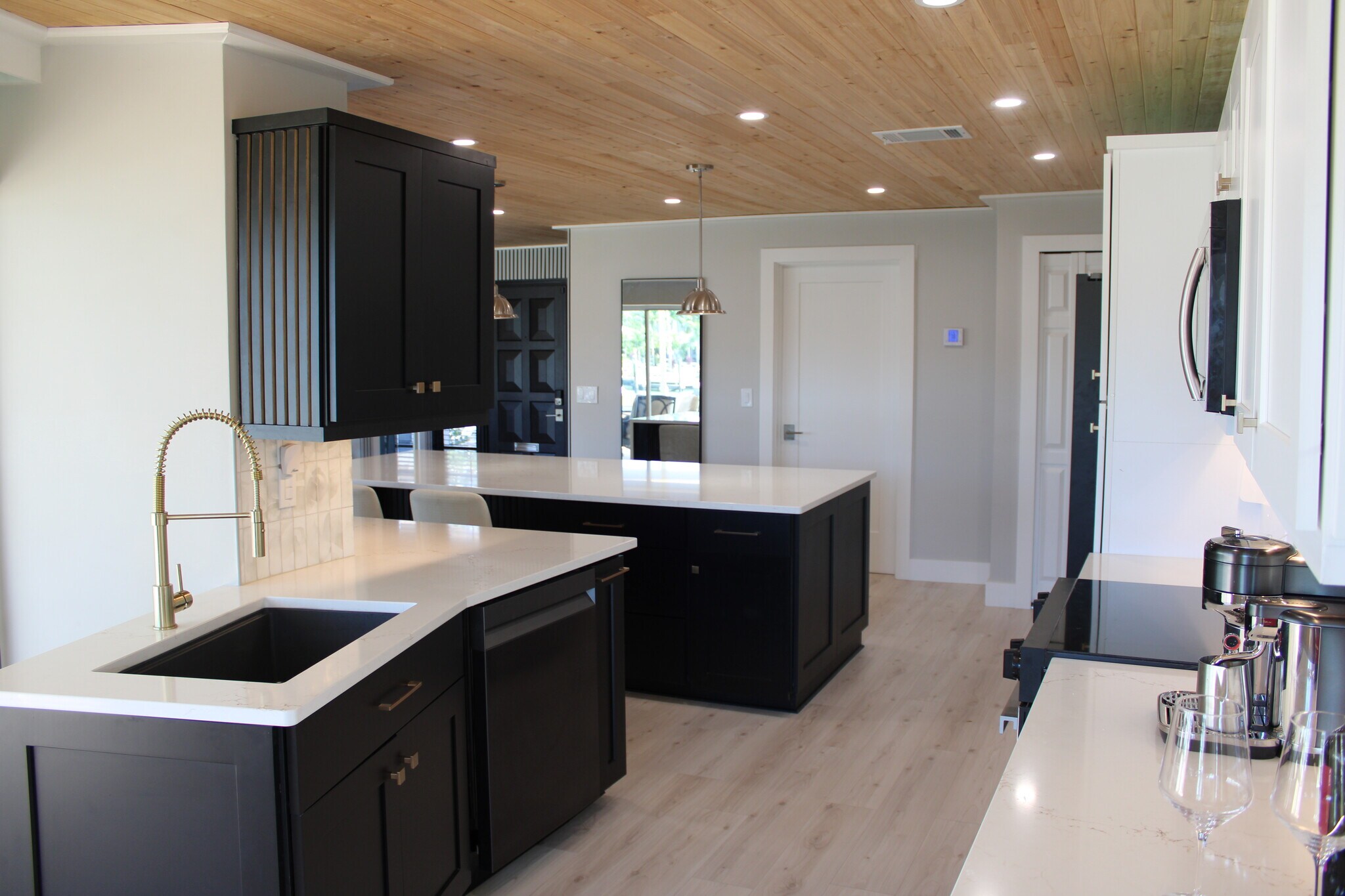 Building Photo - 229 Palm Is NW