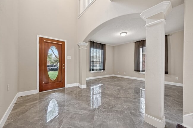 Building Photo - 2610 Argos Dr