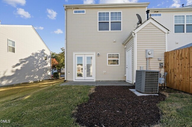 Building Photo - 1304 Cozart St