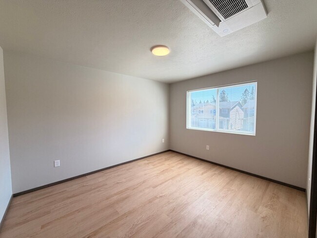 Building Photo - 4468 W 30th Ave