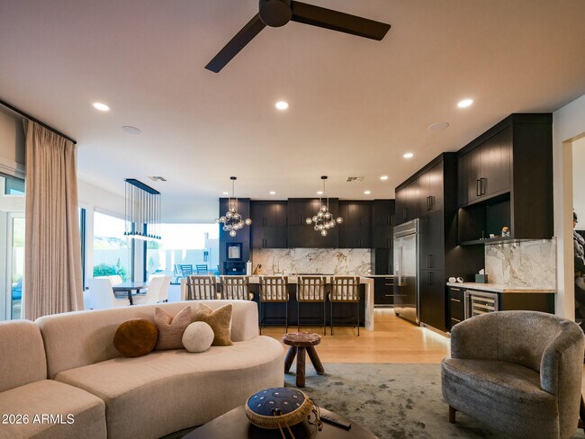 Building Photo - 2024 E Granite View Dr