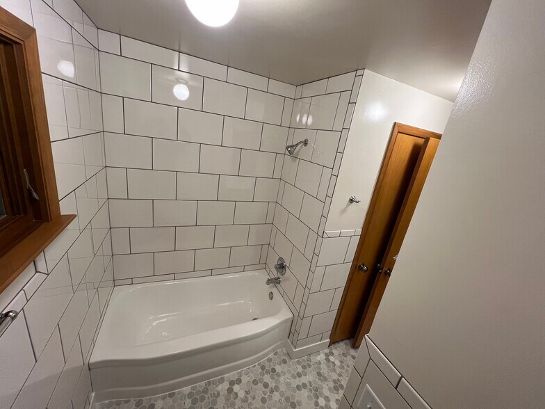 Building Photo - 306 Palomino Ln