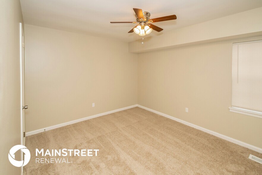 Building Photo - 102 Moonglow Dr