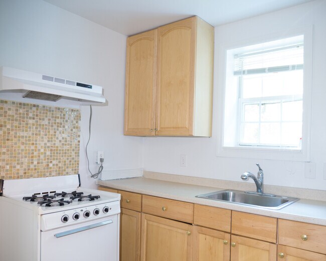 Building Photo - 8007 Garland Ave