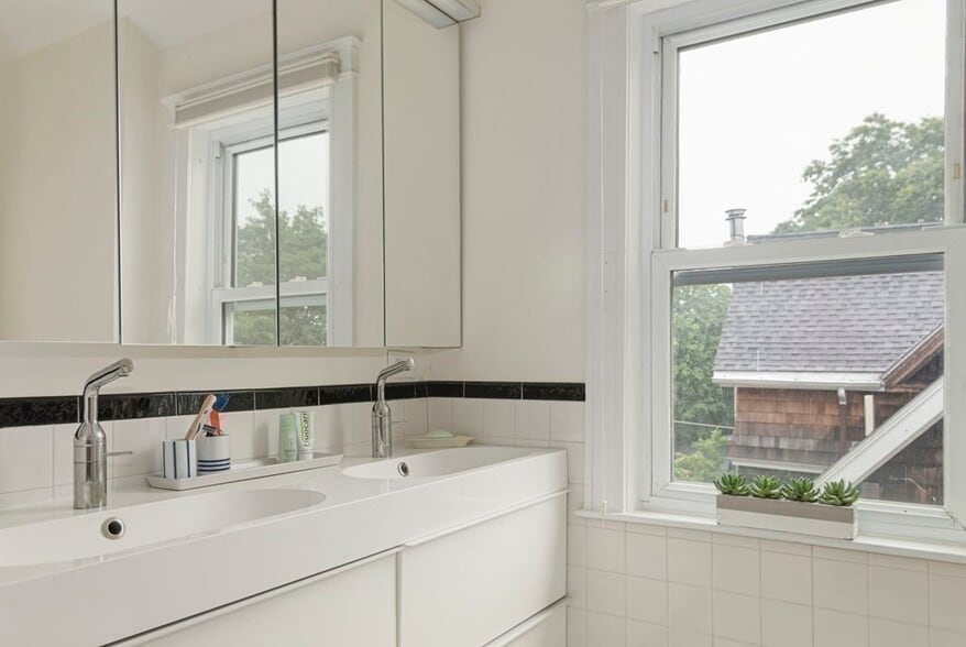 Building Photo - 38 Russell St