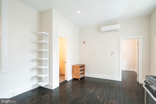 Building Photo - 1836 Delancey St