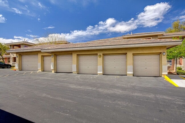 Building Photo - Upgraded First-Floor Condo in a Gated Summ...