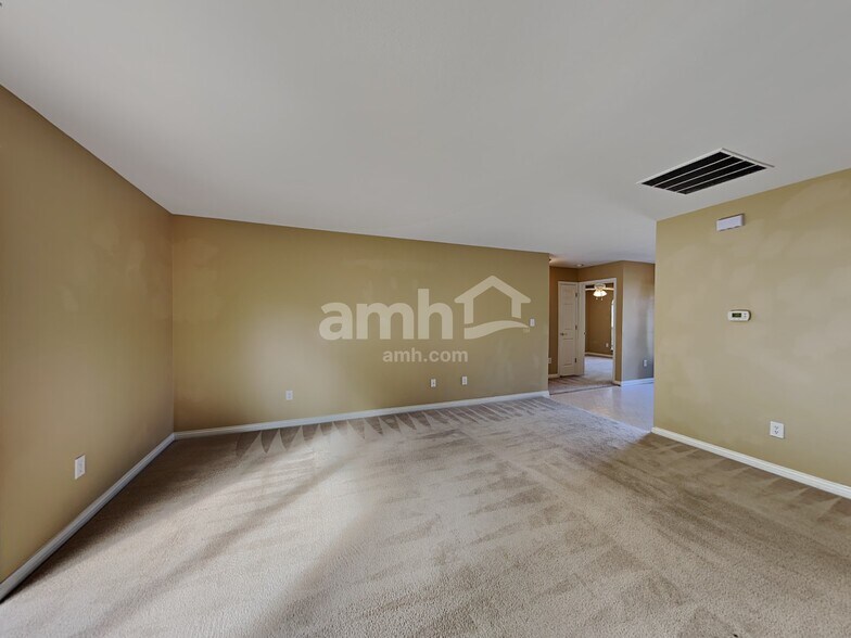 Building Photo - 1159 Fiesta Dr