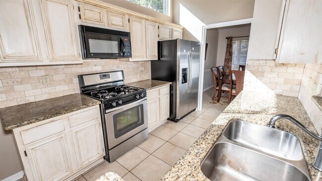 Building Photo - 171 E Pathfinders Cir