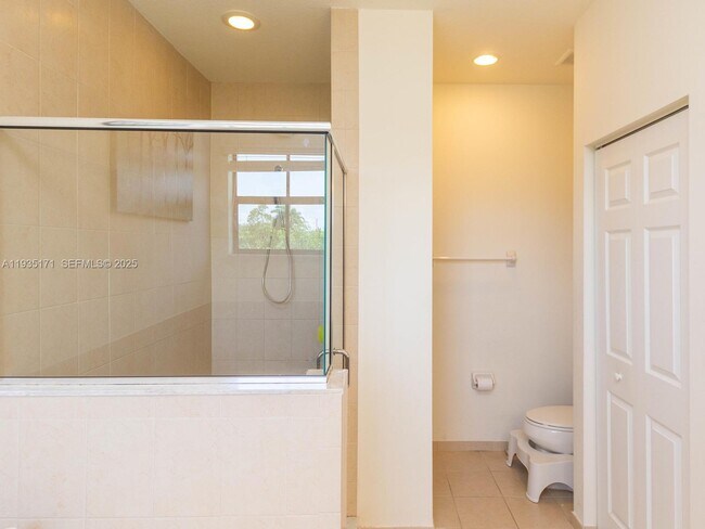 Building Photo - 12320 S Village Cir