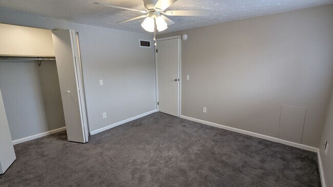 Building Photo - MN Cedar Village (833)