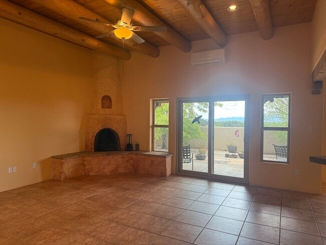 Building Photo - 54 Encantado Loop