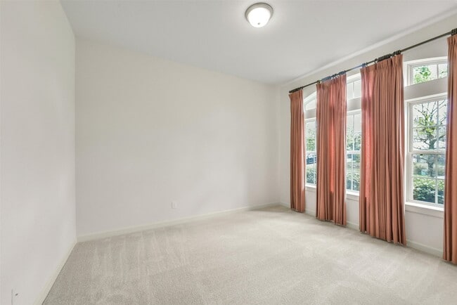 Building Photo - 139 Trillium Pk Lp