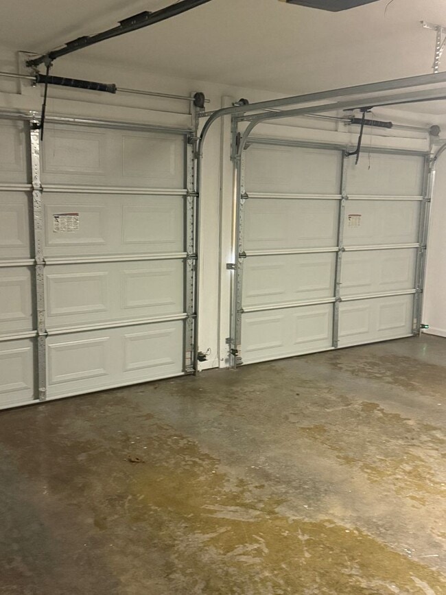 Building Photo - 3 Bedroom, 2 Bathroom - Florence, AL * Forest Hills Community *