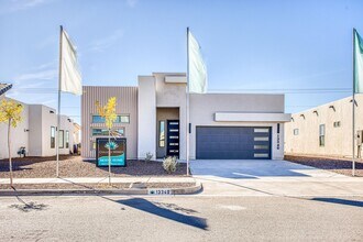 Building Photo - Beautiful East side House 4 bed-2.5 baths, part of The Overlook Casa Club that includes Swimming ...