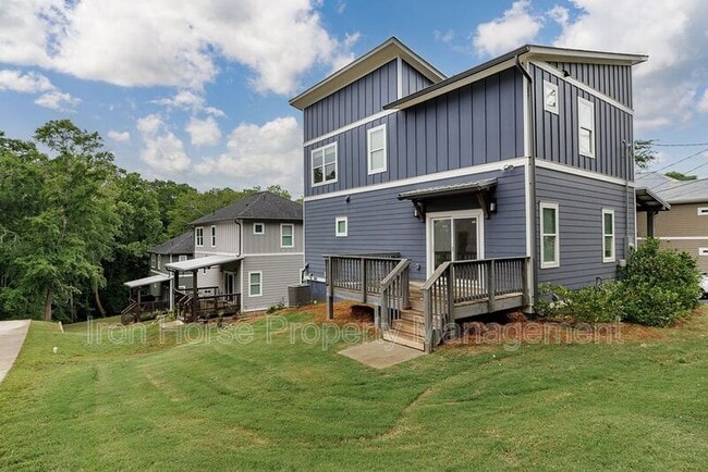 Building Photo - 125 Harper St