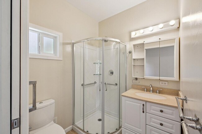 Building Photo - Beautiful Ranch Home with Bonus Room & Detached ADU | Minutes to Downtown
