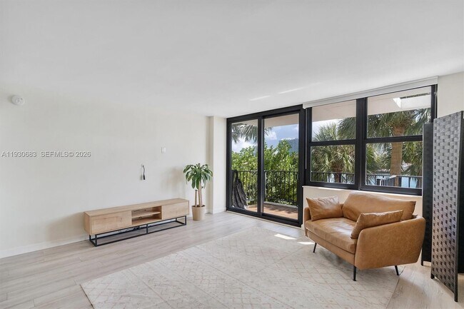 Building Photo - 10101 E Bay Harbor Dr