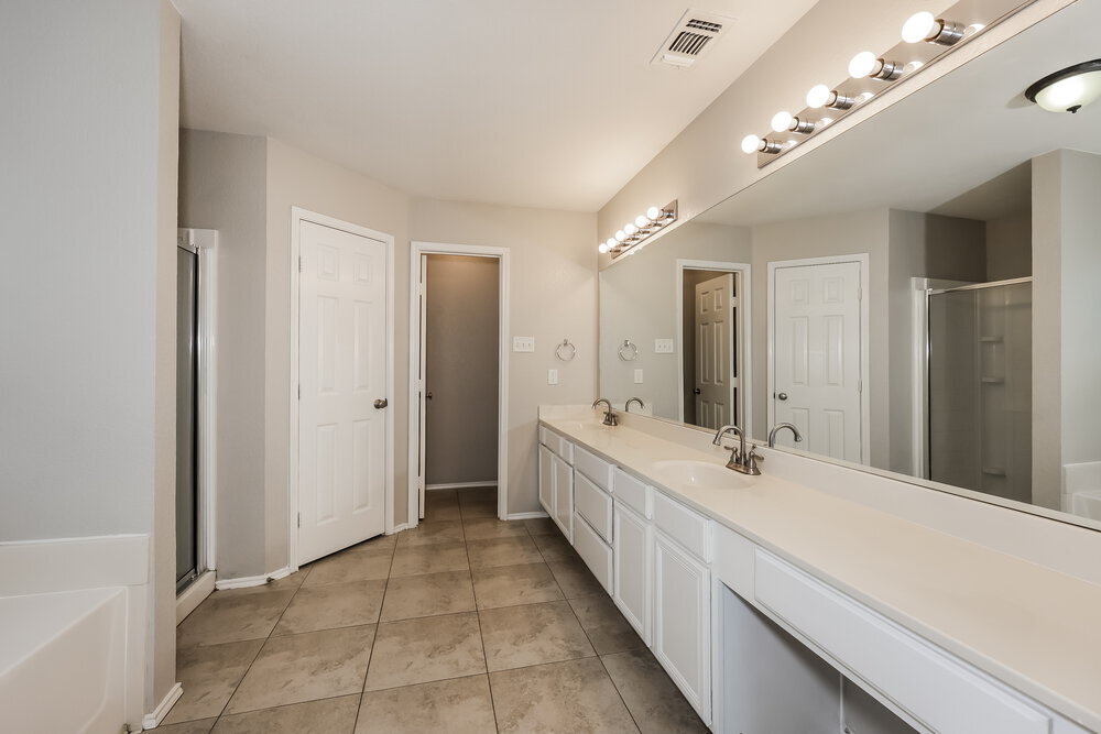 Building Photo - 316 Rock Hill Dr