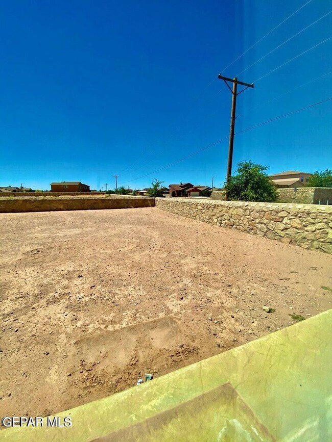 Building Photo - 11793 Jim Webb Dr