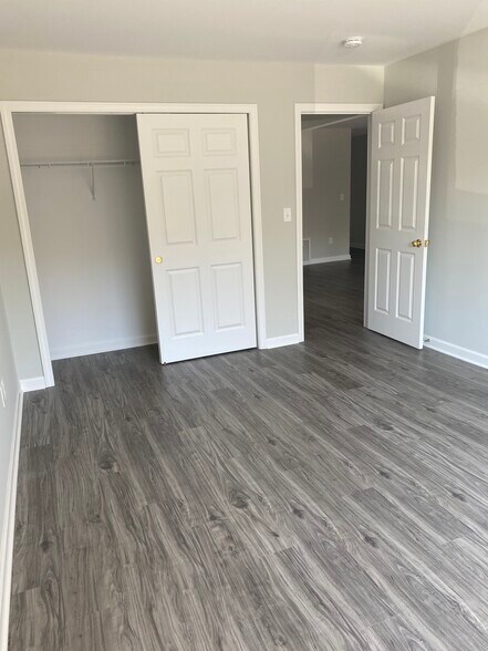 Building Photo - 685 Success Ave