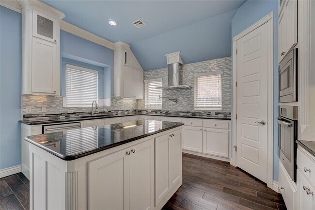 Building Photo - 6100 NW 154th St