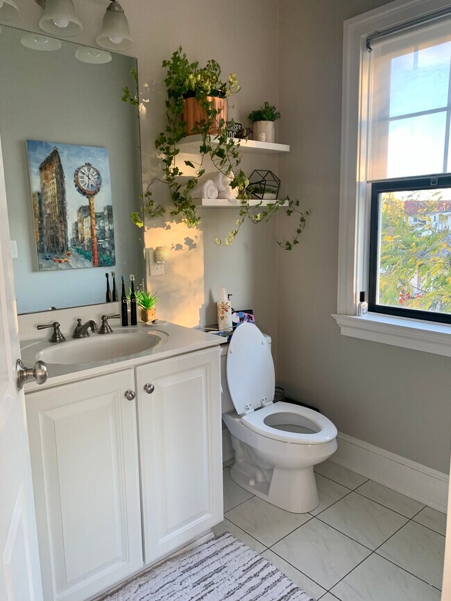 Building Photo - 71 Osborne Ave