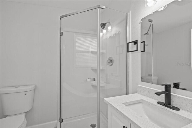 Building Photo - 2701 Camellia Terrace