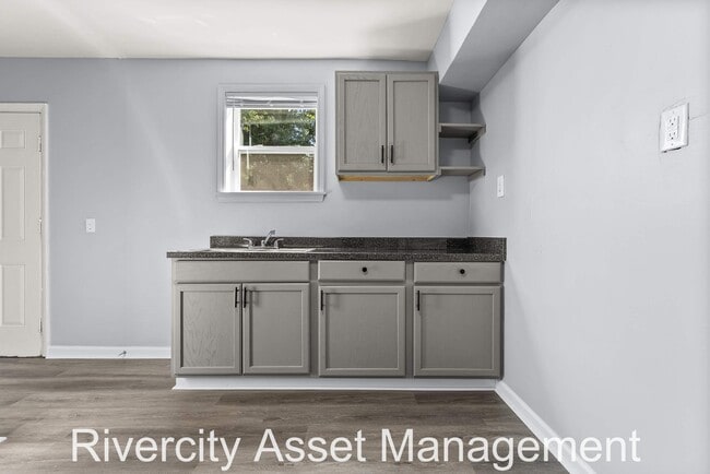 Building Photo - 1622 Elvis Presley Blvd