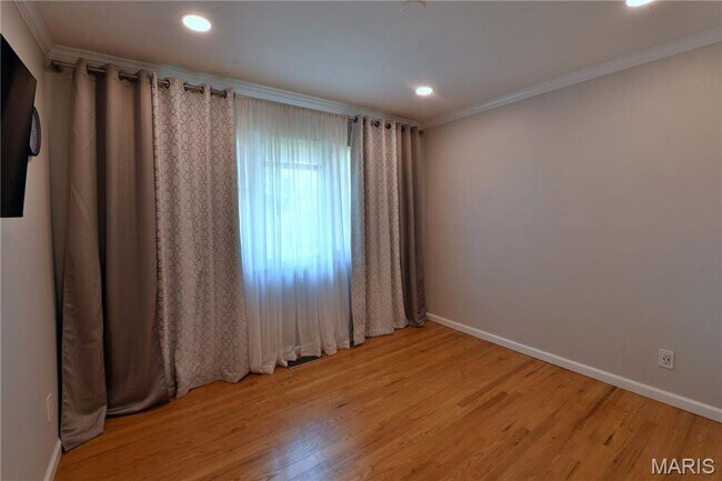 Building Photo - 965 Orchard Lakes Dr