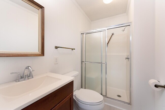 Building Photo - Students Welcome