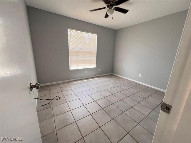 Building Photo - 1017 Pine Isle Ln