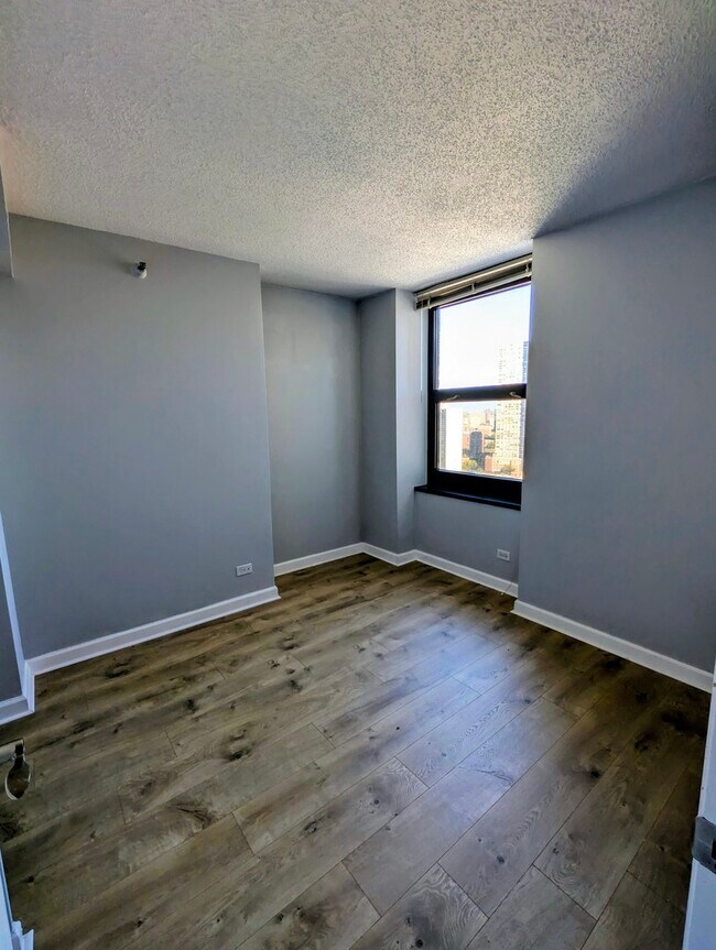 Building Photo - 3660 N Lake Shore Dr