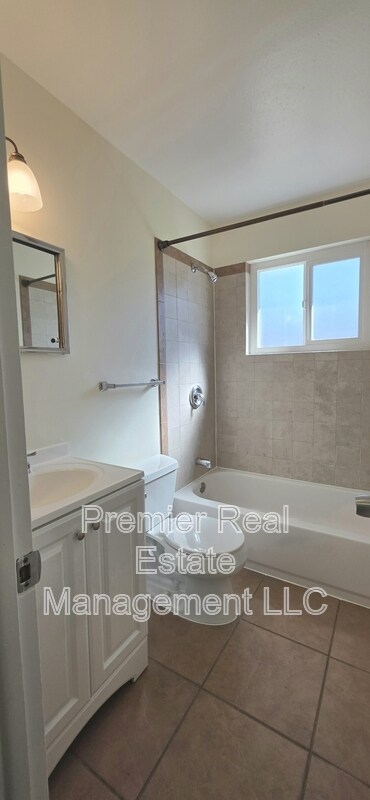 Building Photo - 4477 E Jewell Ave