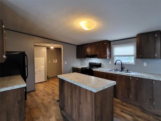 Building Photo - 21518 Cherry Hollow Dr